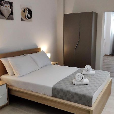 Neva Apartments By The Beach Makrýgialos Esterno foto