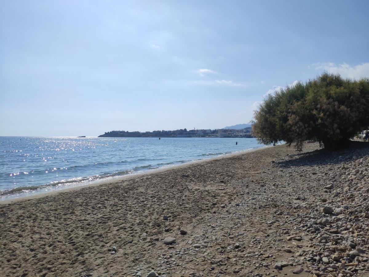 Neva Apartments By The Beach Makrýgialos Esterno foto
