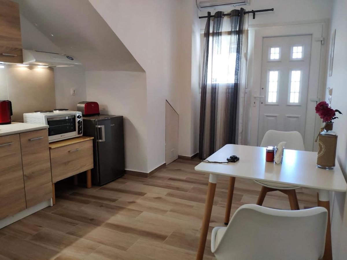 Neva Apartments By The Beach Makrýgialos Esterno foto